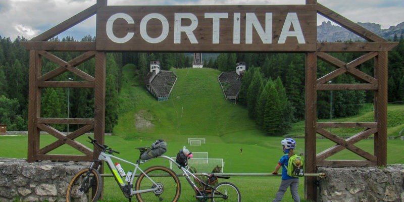 bikepacking bambini cicloturismo Cortina d'Ampezzo