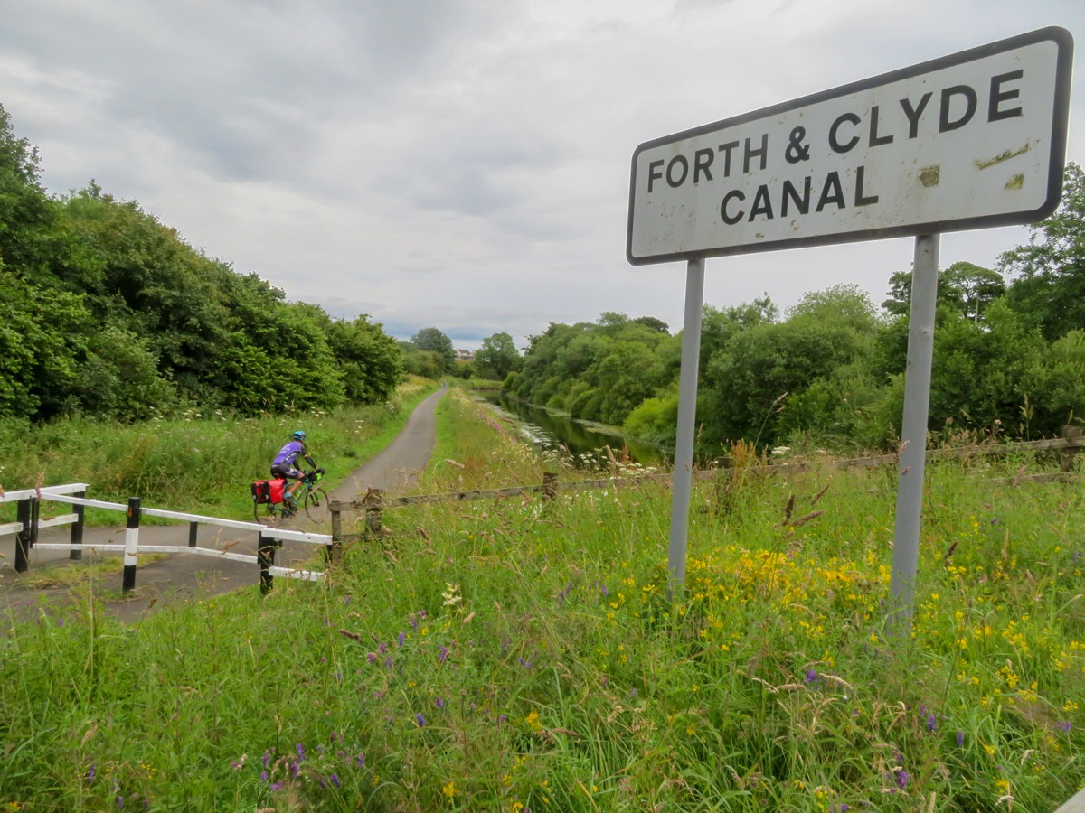 Nella prima tappa si pedala lungo il Forth and Clyde Canal